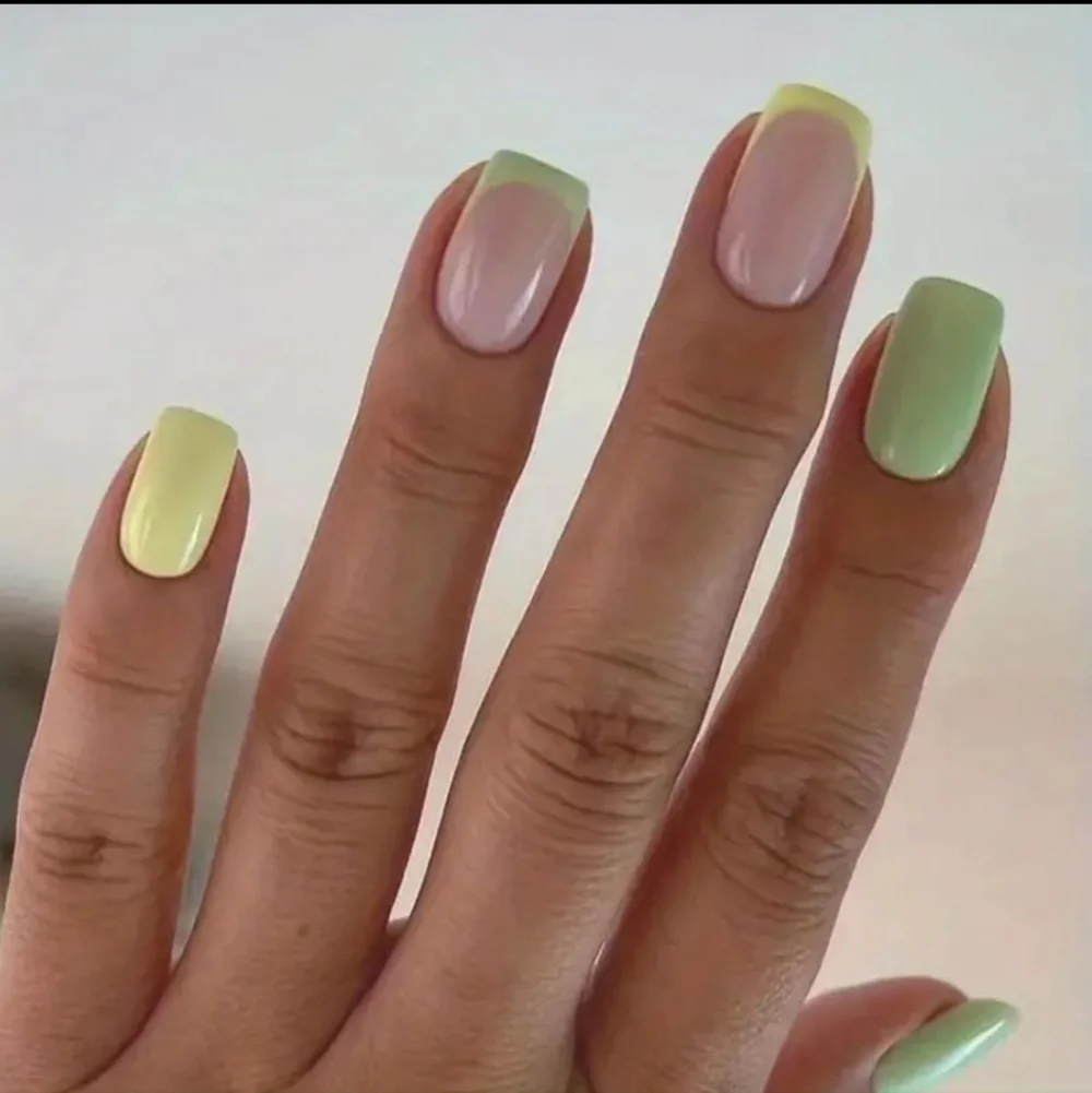 24 Pieces Fake Press On Nails